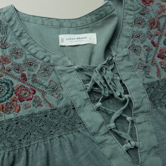 Peasant embroidered and beaded woman's shirt - Picture 3 of 3